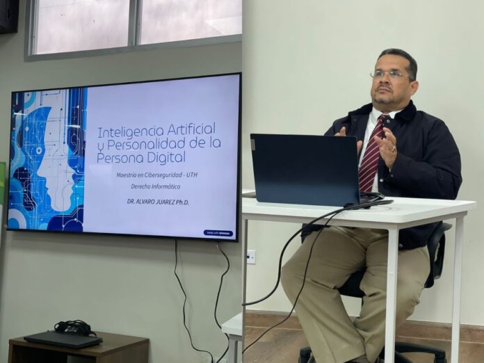 UTH imparte taller sobre IA y personalidad digital